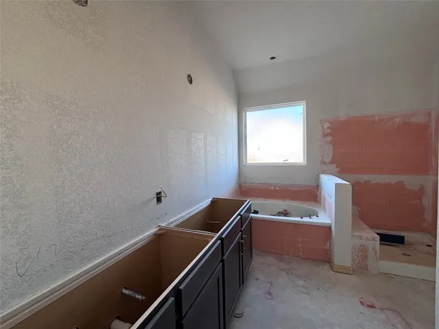 $389,733 | 130 Rita Blanca Bend, Bastrop, TX 78602