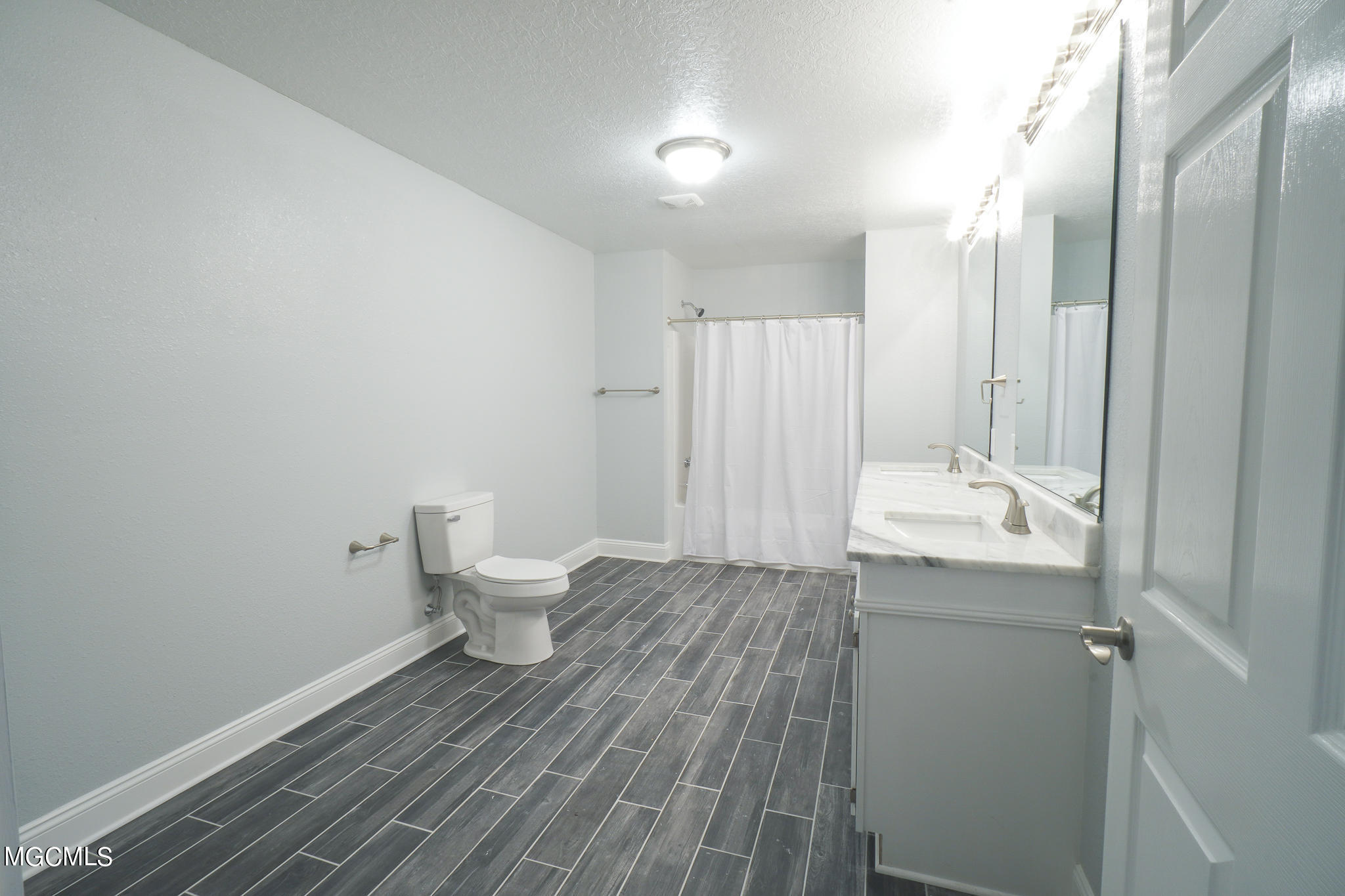 13613 Wolf Ridge Road Moss Point, MS 39562 - Photo 14 of 29 37589C86-2C03-4E38-8A34-C656D05BA17F