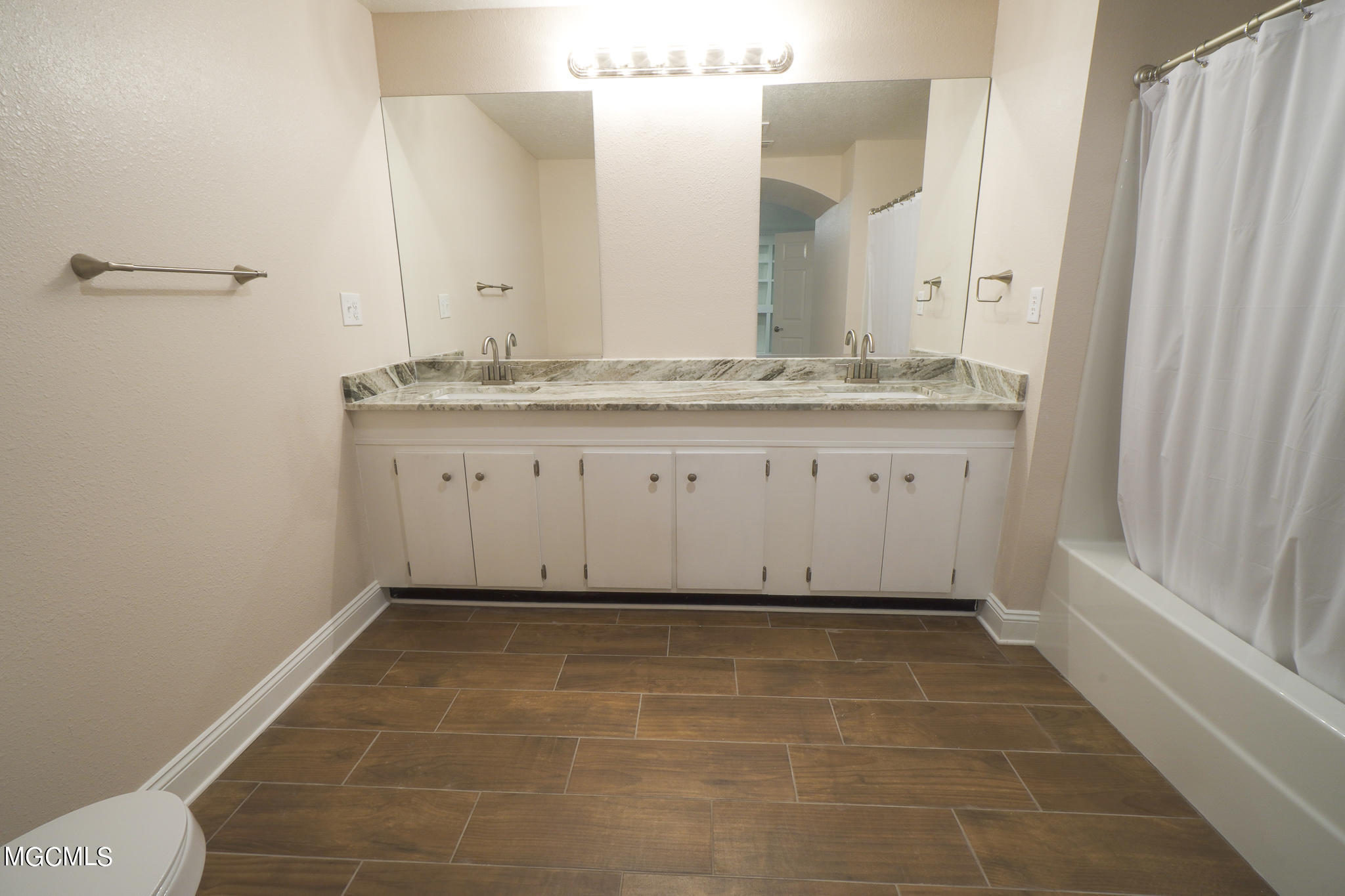 13613 Wolf Ridge Road Moss Point, MS 39562 - Photo 22 of 29 9712A71E-36B9-4578-BA7A-0135379F6E50