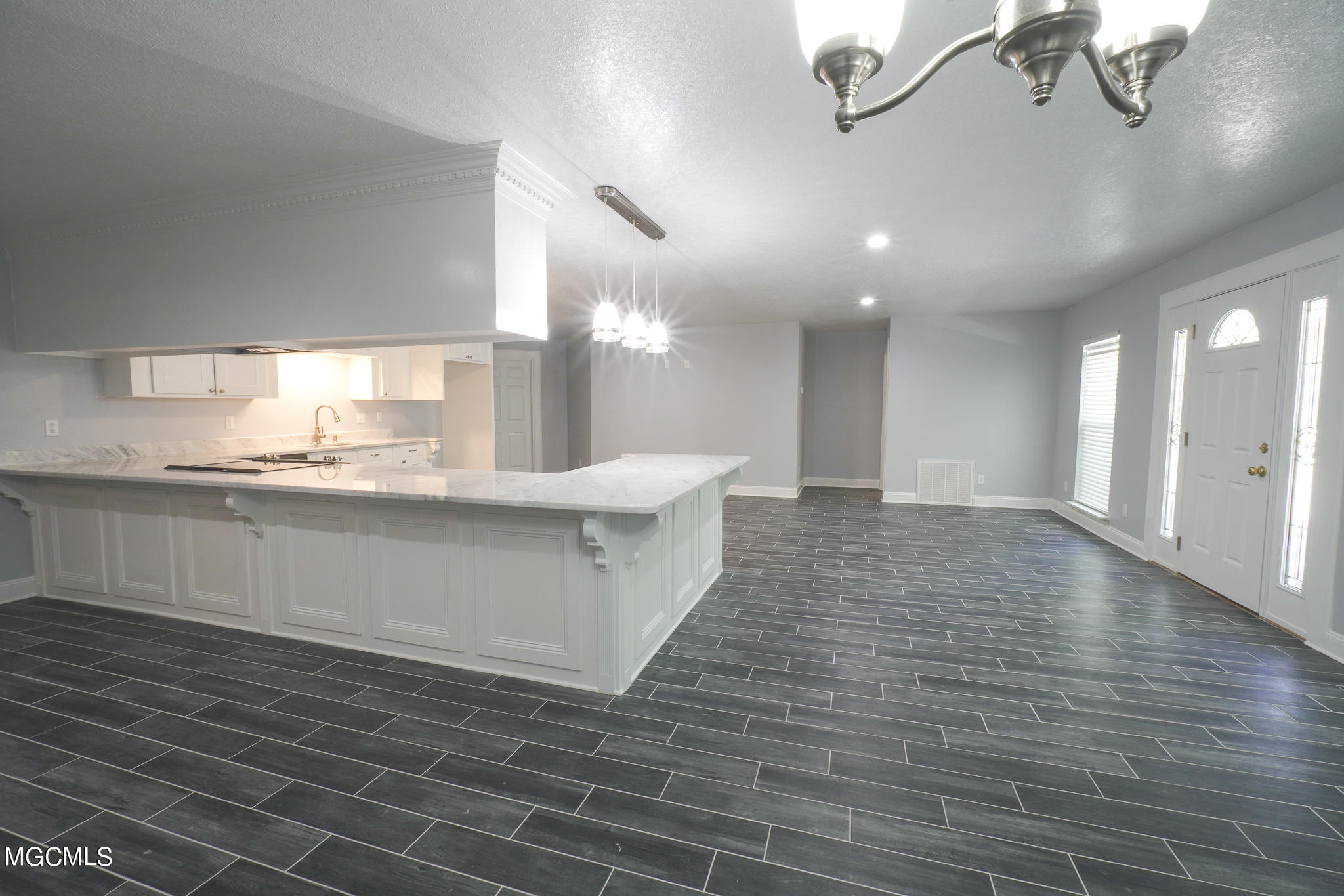 13613 Wolf Ridge Road Moss Point, MS 39562 - Photo 7 of 29 5FE61046-B57D-40FC-95D1-ED58DED4B5A0