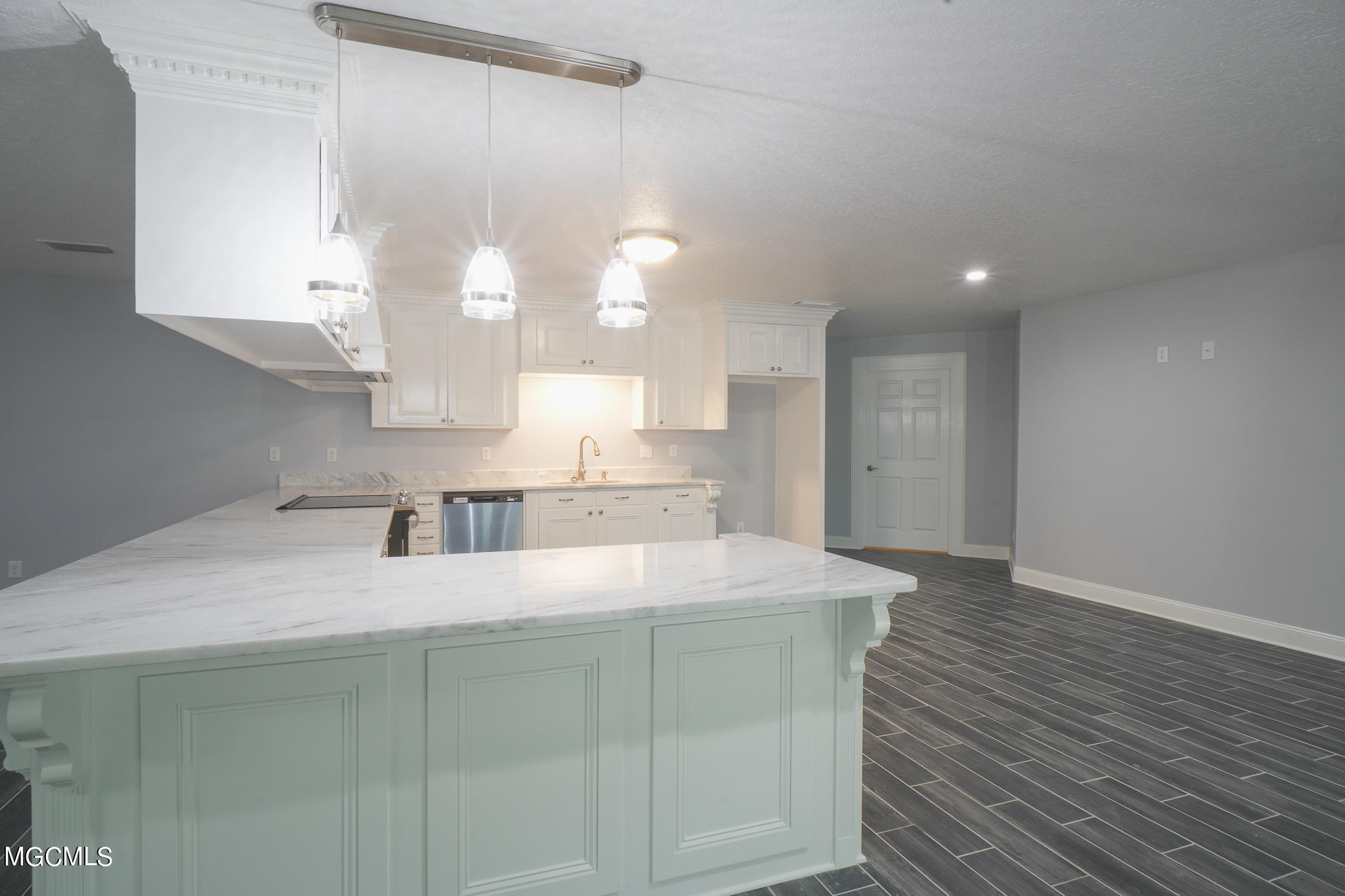 13613 Wolf Ridge Road Moss Point, MS 39562 - Photo 8 of 29 46783A36-1821-409D-B1AD-7B18769321C6