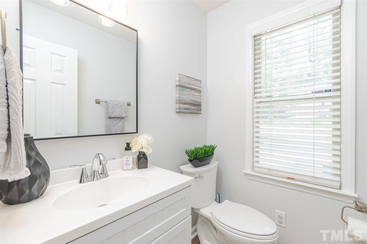3 Bay Ridge Court Durham, NC 27713 - Photo 7 of 25 Gallery Image 7