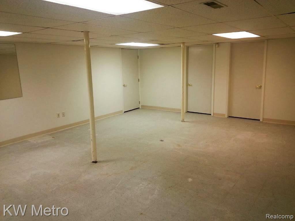17656 Wiltshire Boulevard Southfield, MI 48076 - Photo 5 of 18 69a81cf1e8364c28bd4f62c58fc4dcb9.jpg