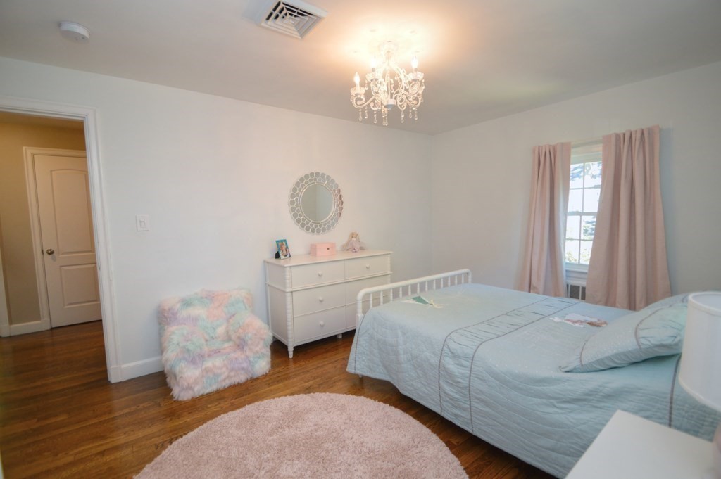 33 Fox Road Wakefield, MA 01880 - Photo 35 of 42 Gallery Image 35