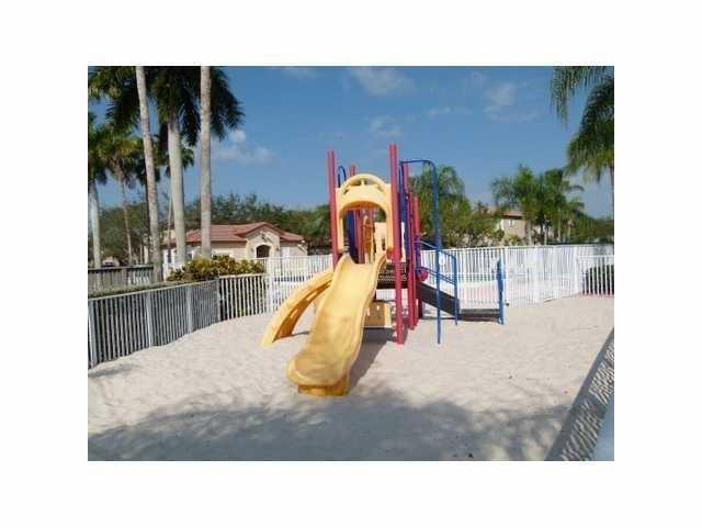 16150 Emerald Cove Road, Unit 16150 Weston, FL 33331 - Photo 15 of 17