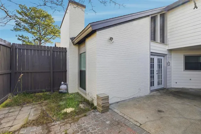 $162,000 | 2320 Lake Street, Lake Charles, LA 70601