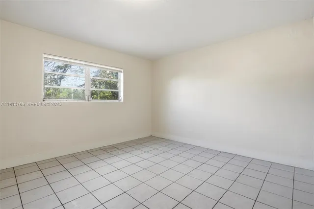 $1,600 | 2405 Northwest 135th Street, Unit 328, Opa-Locka, FL 33167