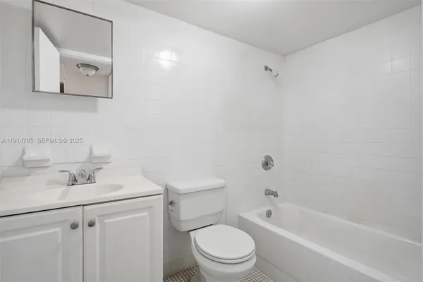 $1,500 | 2405 Northwest 135th Street, Unit 228, Opa-Locka, FL 33167