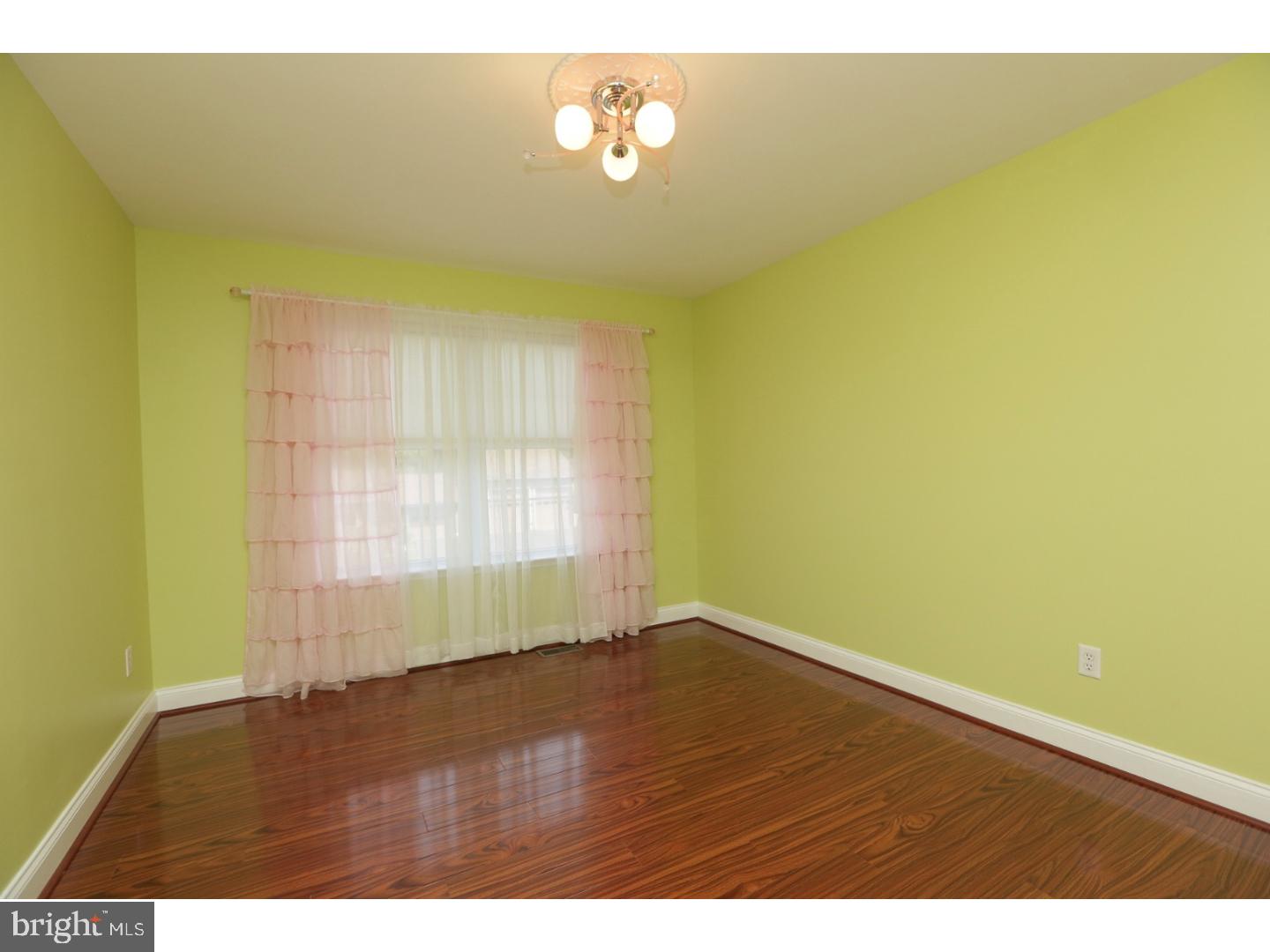 27 Sheridan Road Doylestown, PA 18901 - Photo 12 of 25