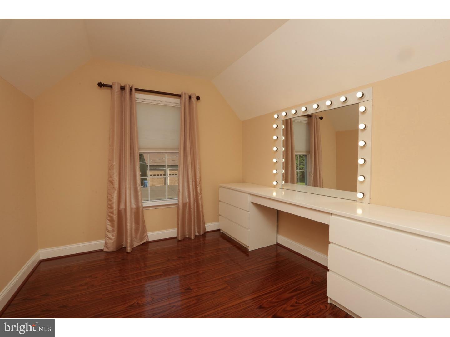 27 Sheridan Road Doylestown, PA 18901 - Photo 18 of 25