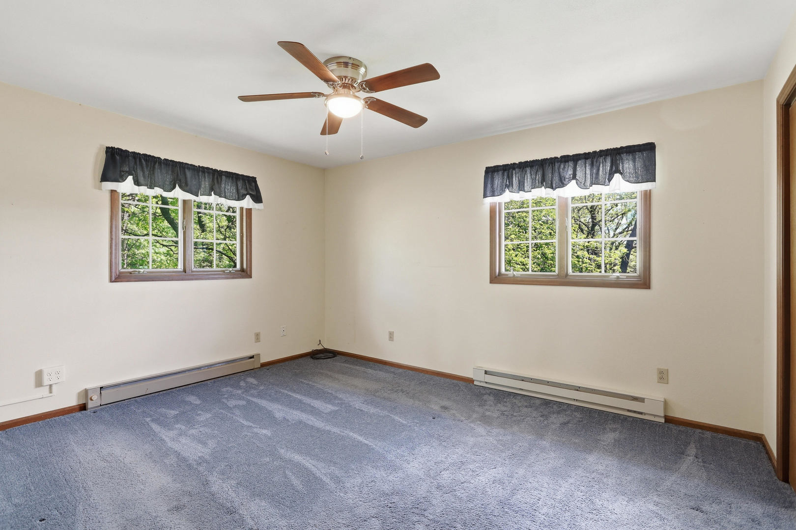2660 252nd Street De Witt, IA 52742 - Photo 26 of 45 a view of an empty room with a window