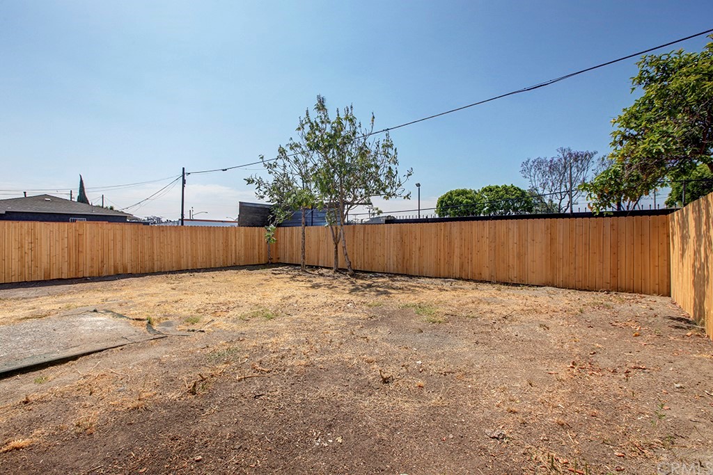 522 West Cherry Street Compton, CA 90222 - Photo 16 of 27