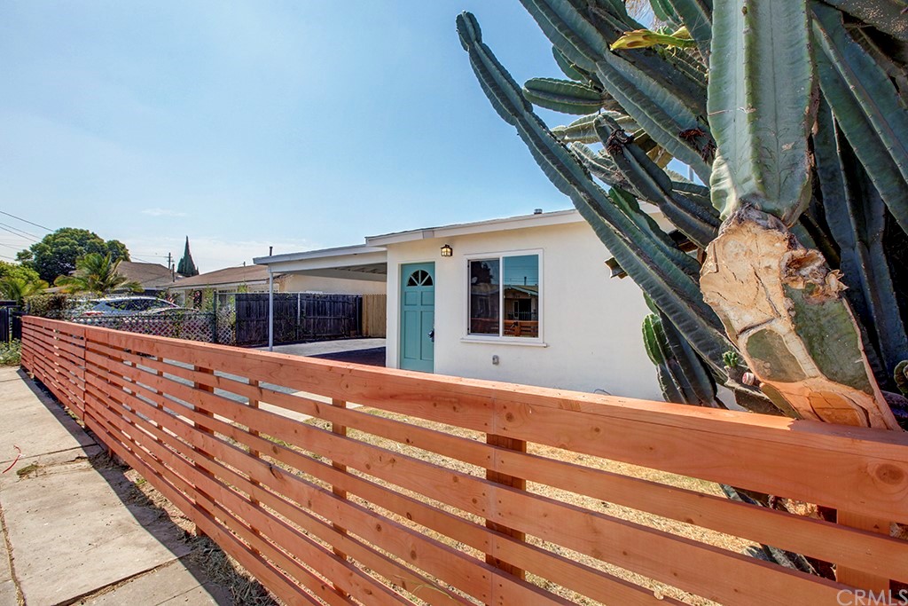 522 West Cherry Street Compton, CA 90222 - Photo 5 of 27