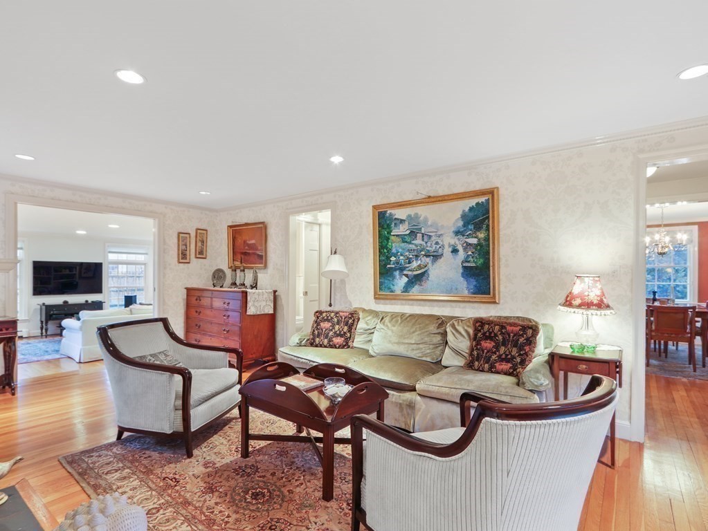 52 Beverly Road Wellesley, MA 02481 - Photo 11 of 41 a living room with furniture and a potted plant