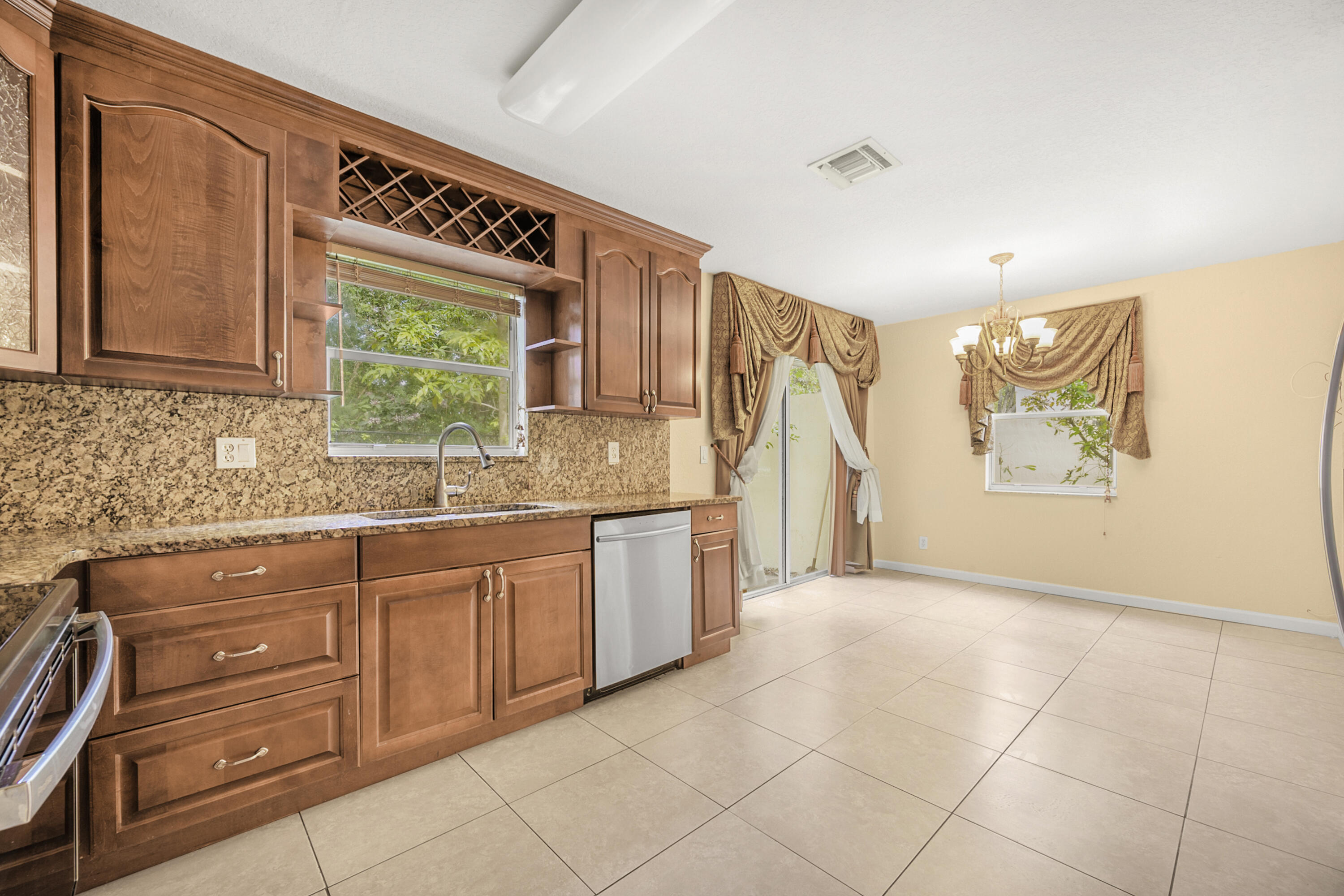 929 Imperial Lake Road West Palm Beach, FL 33413 - Photo 8 of 16 Kitchen