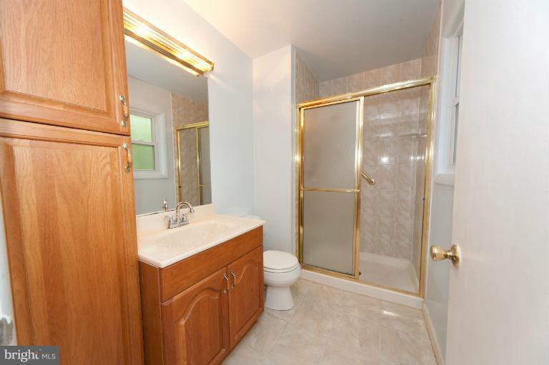 4808 Rim Rock Road Rockville, MD 20853 - Photo 5 of 23 Bath (Master)
