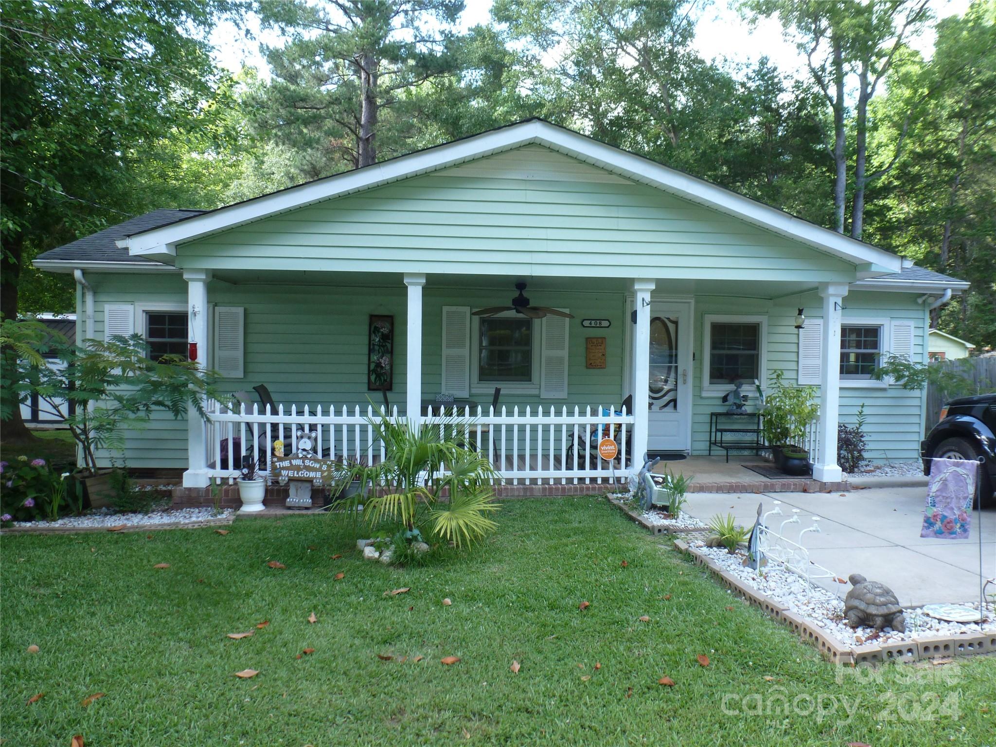 408 Isom Street Lancaster, SC 29720 - Photo 1 of 25 Gallery Image 1