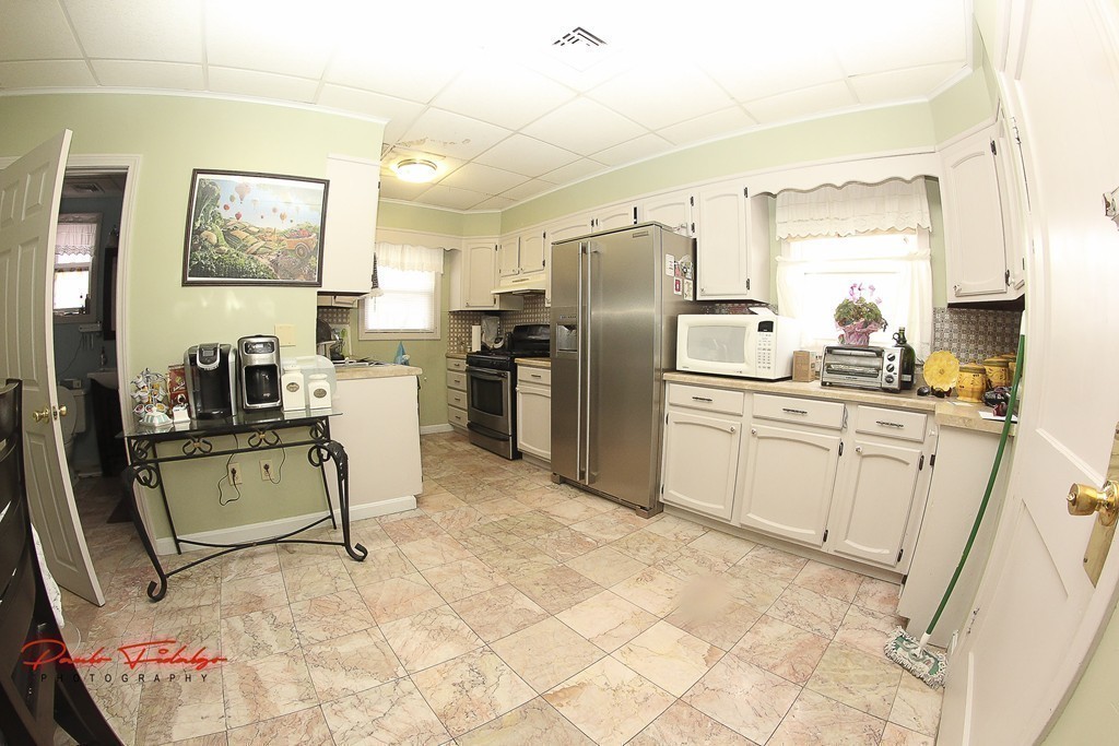 52 Buffinton Street Fall River, MA 02721 - Photo 11 of 30 Gallery Image 11