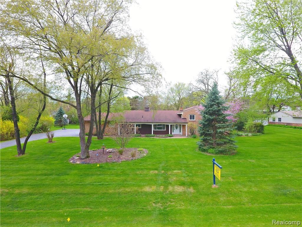 5940 Burnham Road Bloomfield Hills, MI 48301 - Photo 2 of 27
