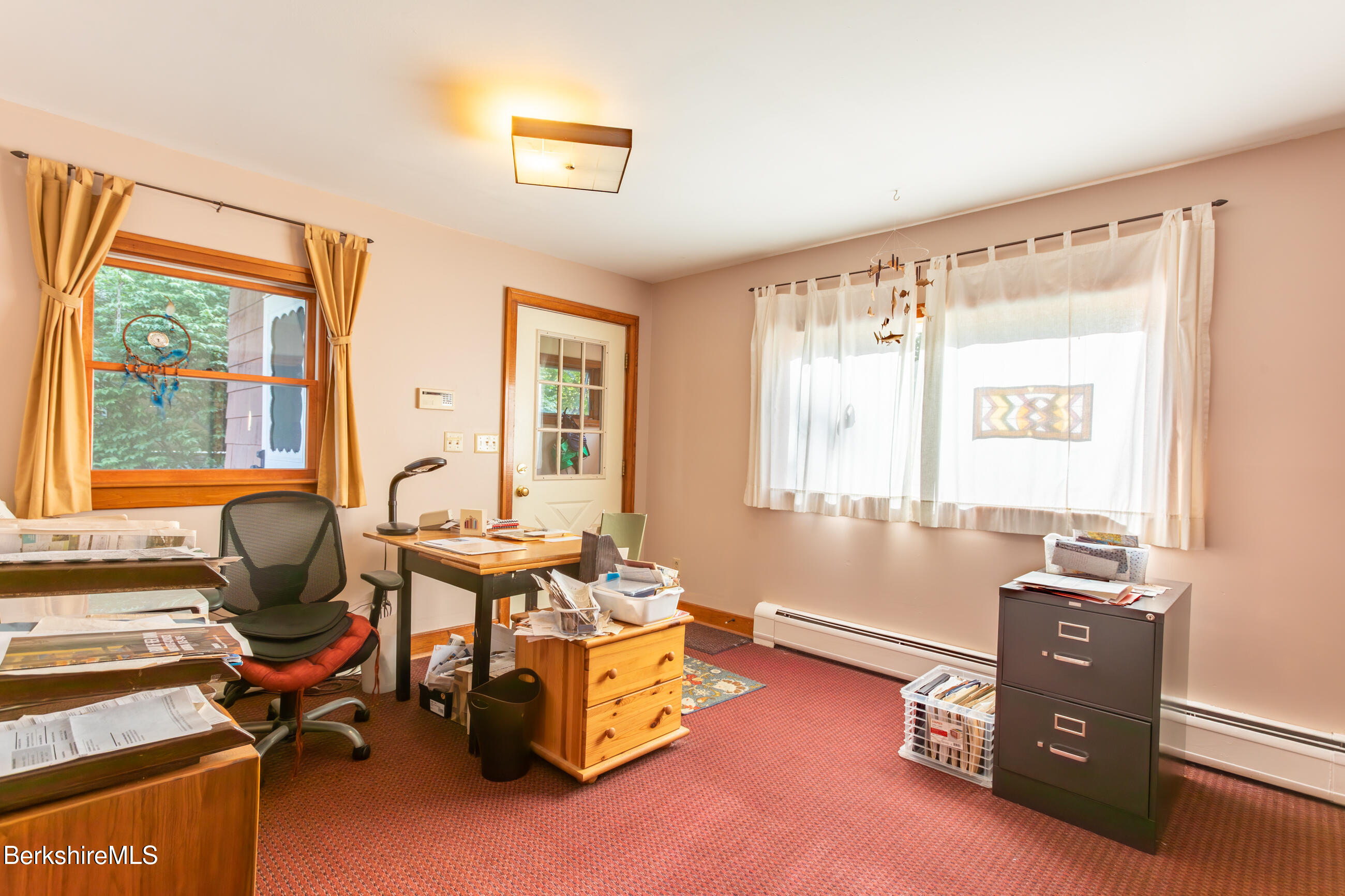 28 Adelaide Avenue Pittsfield, MA 01201 - Photo 8 of 31 image-7