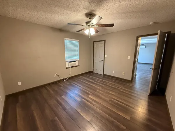 $1,250 | 1454 County Road 182, Unit B, Gainesville, TX 76240