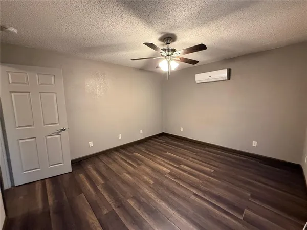 $1,250 | 1454 County Road 182, Unit B, Gainesville, TX 76240