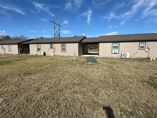$1,250 | 1454 County Road 182, Unit B, Gainesville, TX 76240