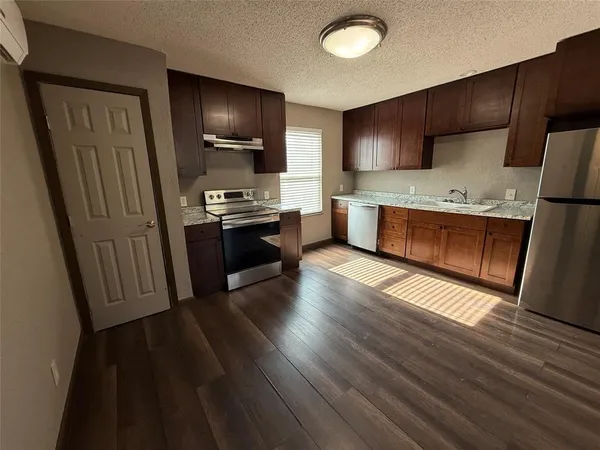 $1,250 | 1454 County Road 182, Unit B, Gainesville, TX 76240