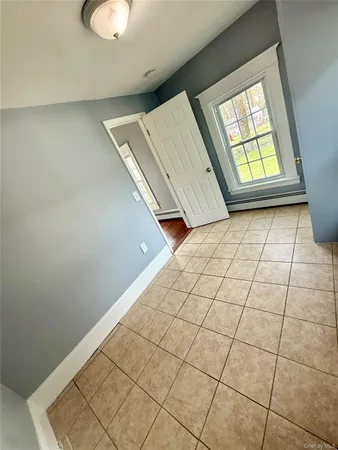 $2,400 | 9 Arlington Place, Newburgh, NY 12550