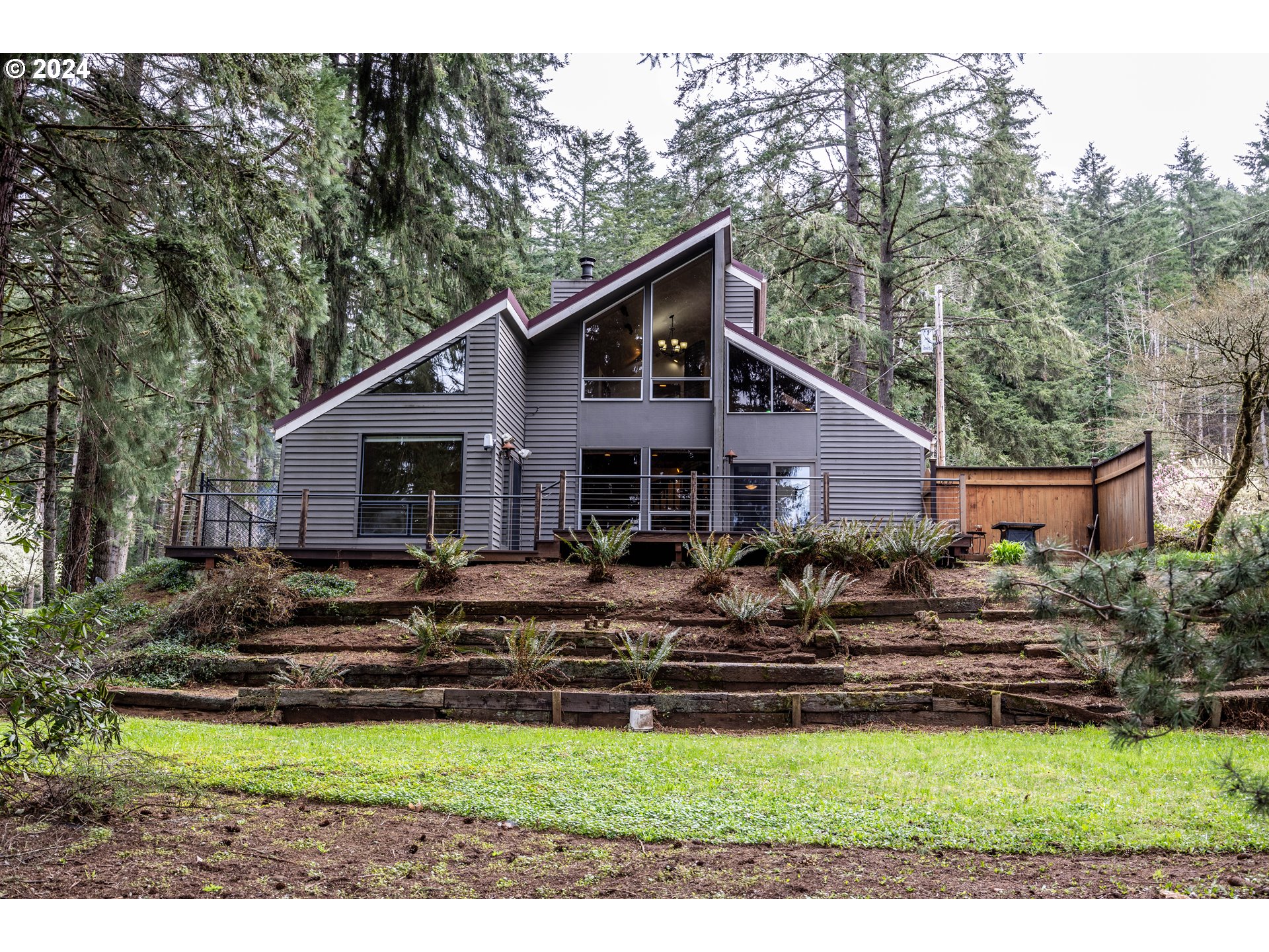 a house view with a outdoor space
