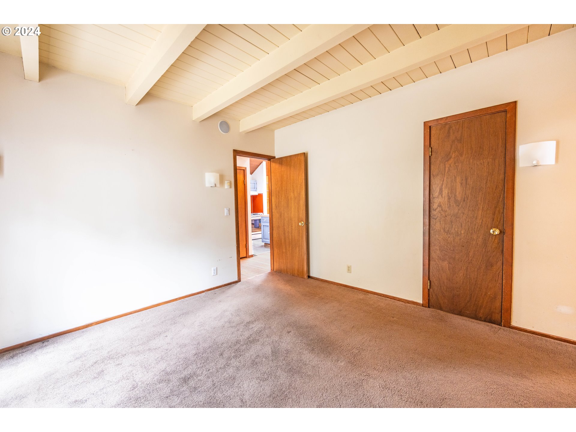 39281 Jasper Lowell Road Lowell, OR 97452 - Photo 11 of 37 a view of an empty room