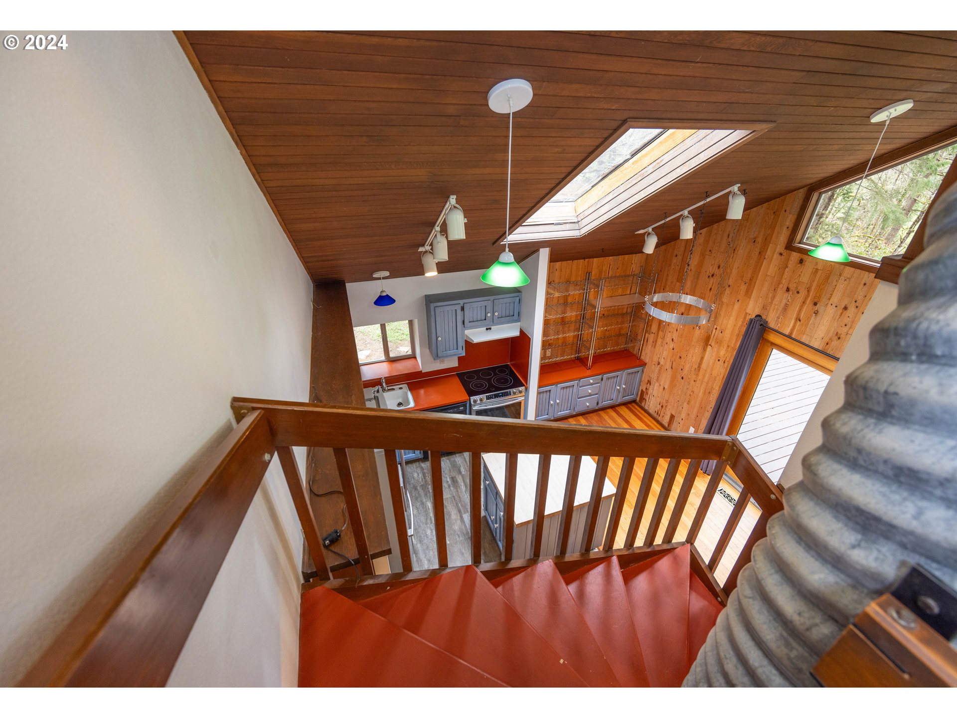 39281 Jasper Lowell Road Lowell, OR 97452 - Photo 21 of 37 a view of a balcony