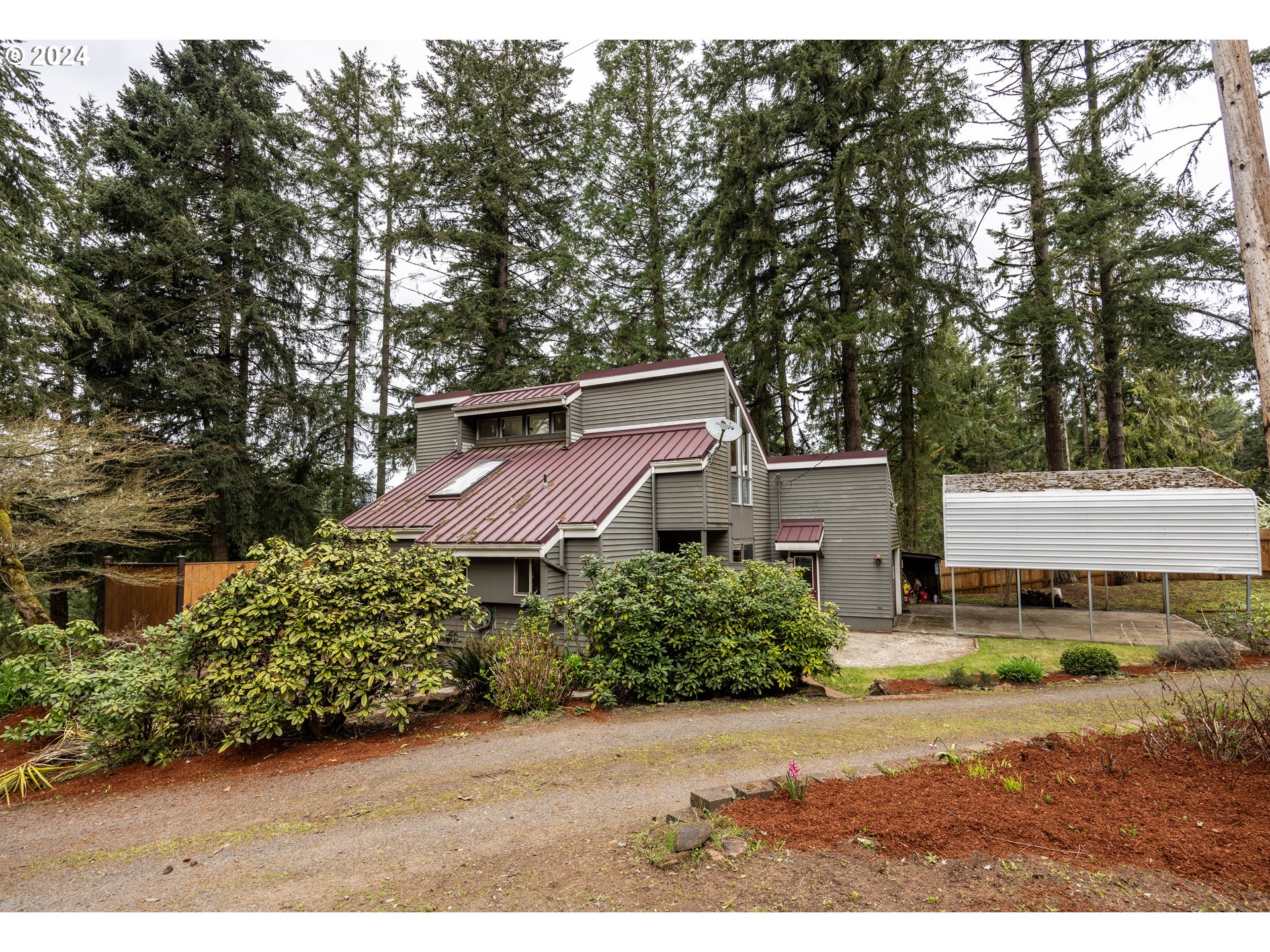 39281 Jasper Lowell Road Lowell, OR 97452 - Photo 23 of 37 an outdoor space with lots of trees