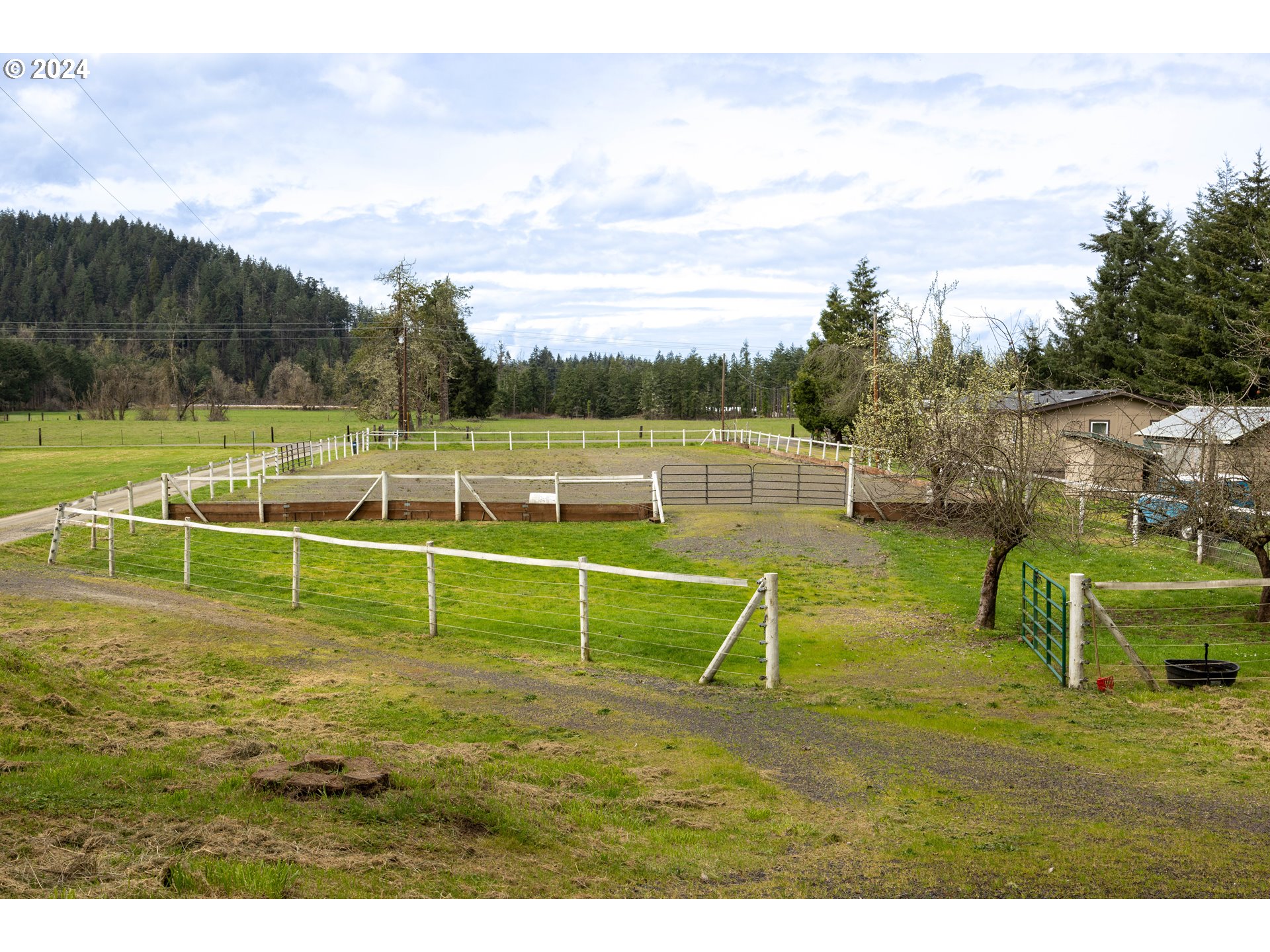 39281 Jasper Lowell Road Lowell, OR 97452 - Photo 37 of 37 a view of a park
