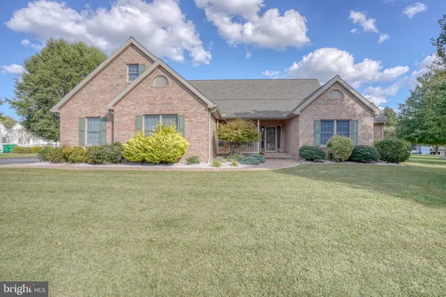 $569,000 | 205 Scarlet Circle, Dover, DE 19904