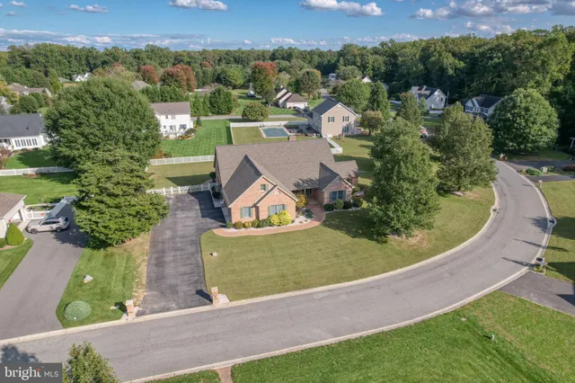 $569,000 | 205 Scarlet Circle, Dover, DE 19904