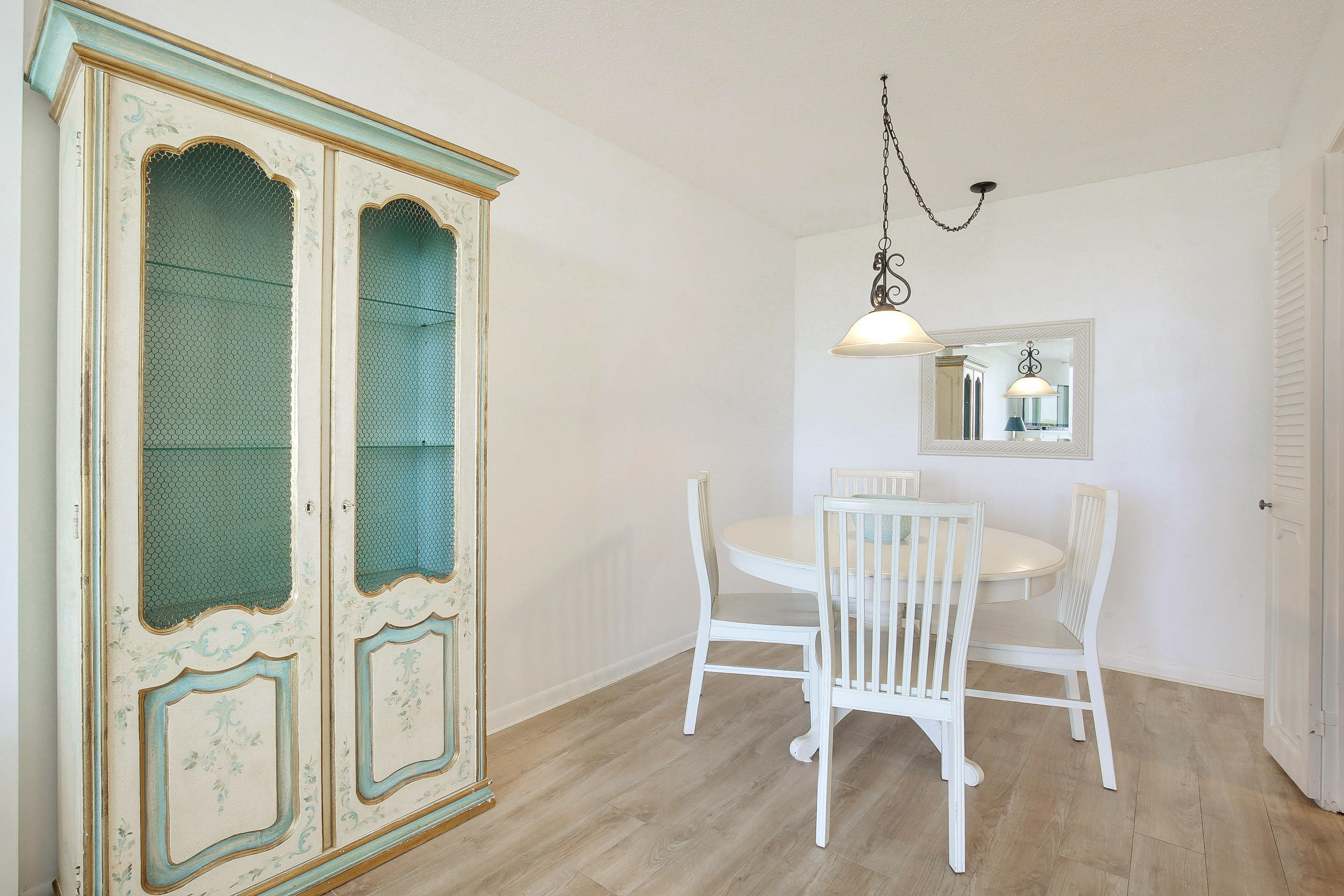 2121 North Ocean Boulevard, Unit 906E Boca Raton, FL 33431 - Photo 7 of 51 DINING AREA