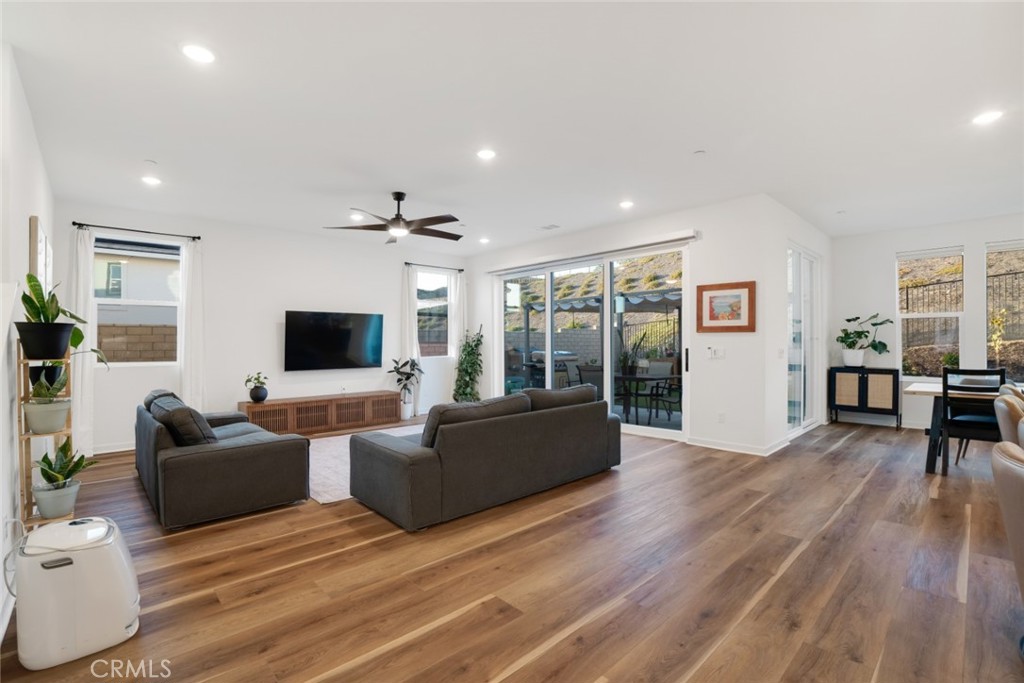 28619 Sunny Ridge Terrace Castaic, CA 91384 - Photo 2 of 60