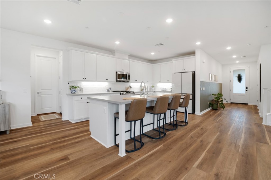 28619 Sunny Ridge Terrace Castaic, CA 91384 - Photo 4 of 60
