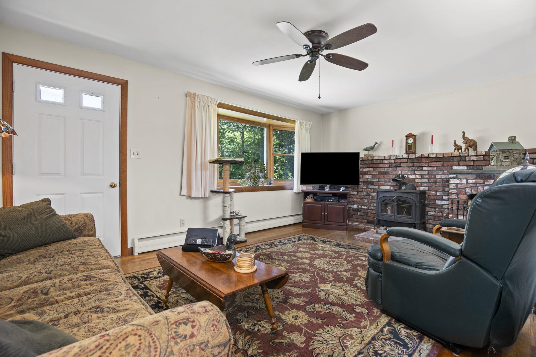 74 Exeter Road South Hampton, NH 03827 - Photo 5 of 35