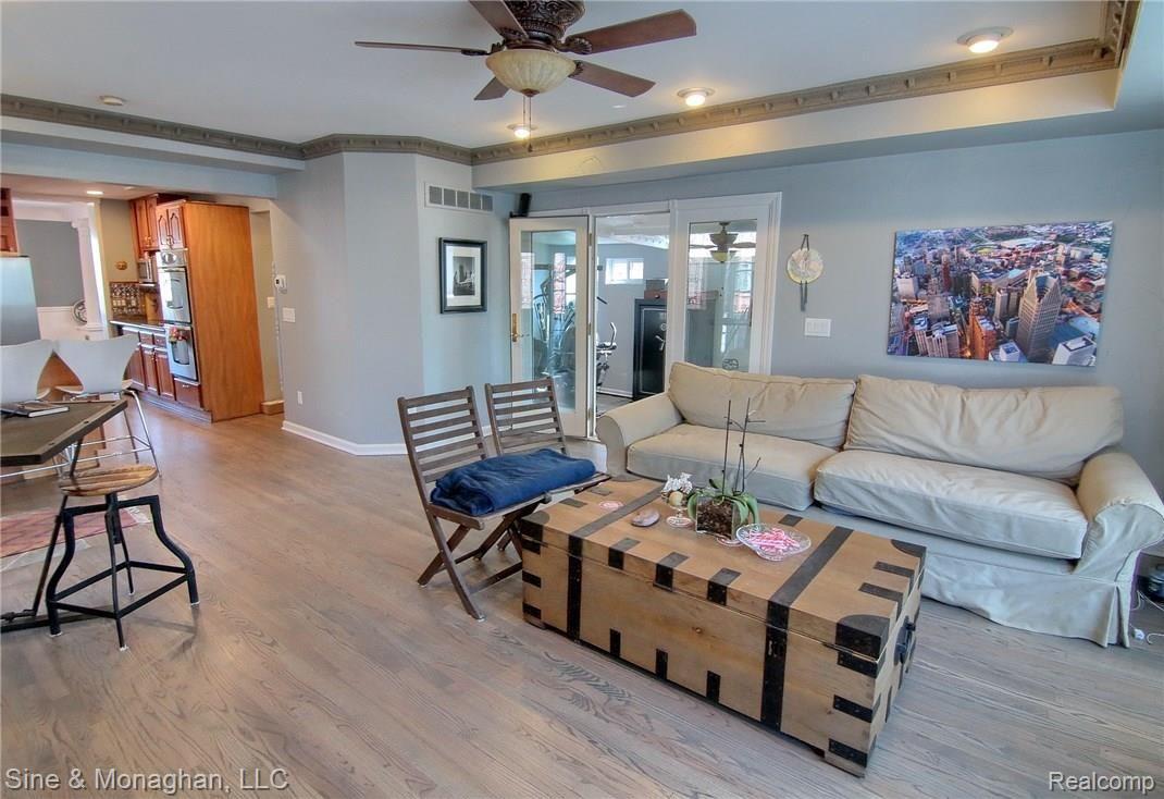 951 Roslyn Road Grosse Pointe, MI 48236 - Photo 4 of 29 Family_Room_3rd_View.jpg