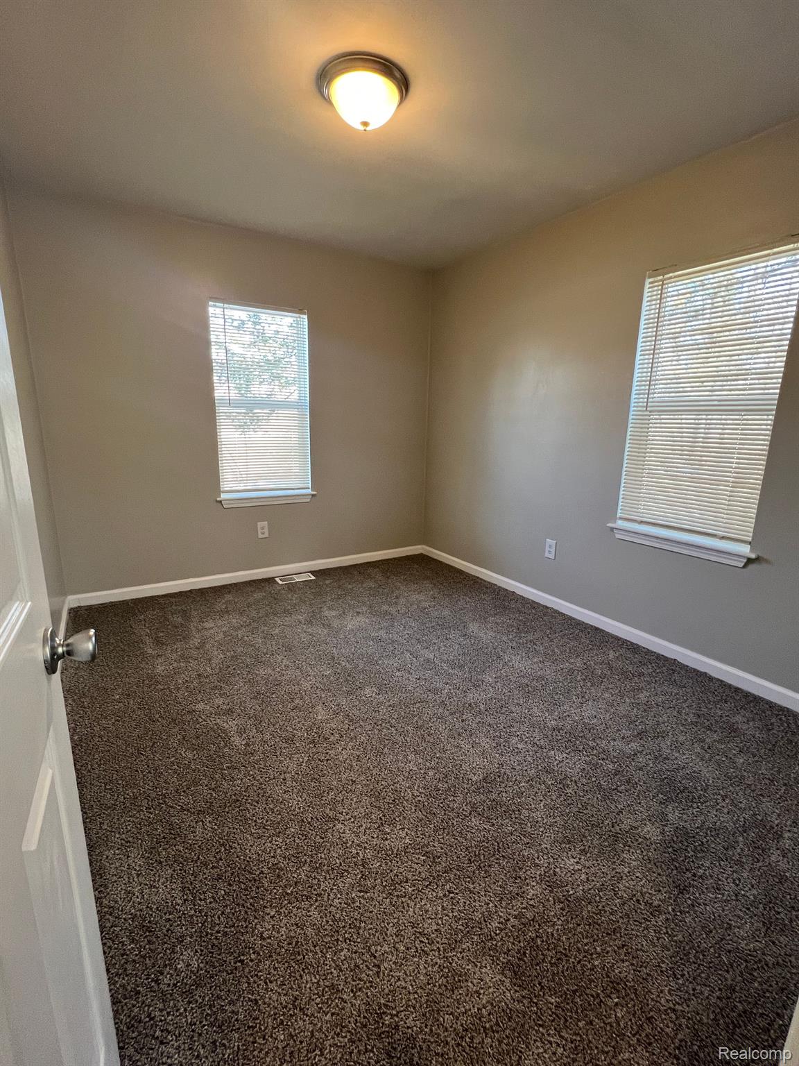 40421 Tyler Road Belleville, MI 48111 - Photo 10 of 16 Gallery Image 10