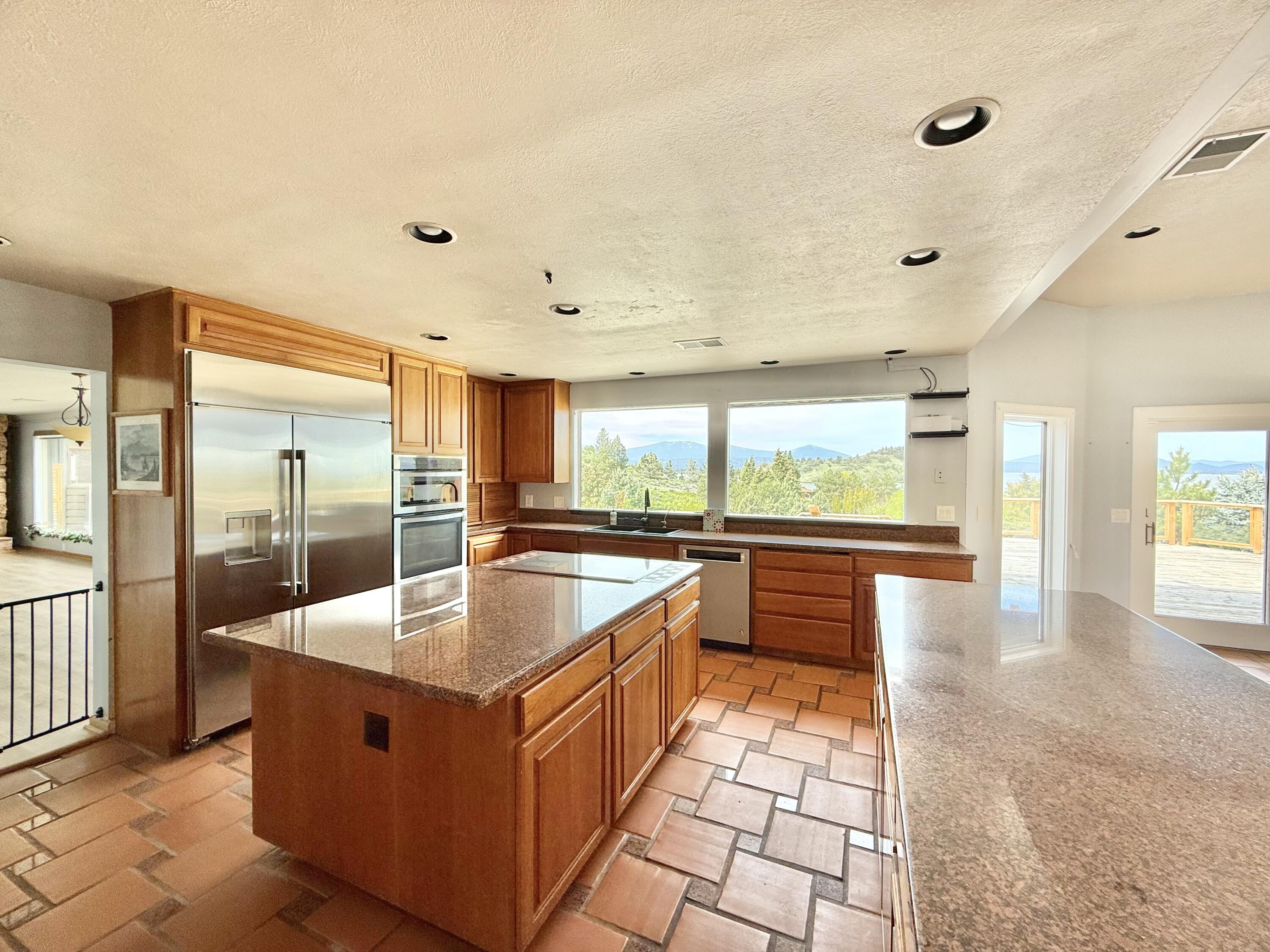 1662 Cove Point Road Klamath Falls, OR 97601 - Photo 43 of 71