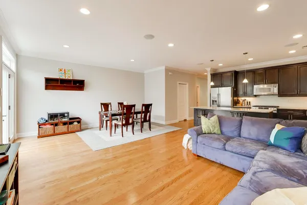 $909,000 | 5404 West Leland Avenue, Chicago, IL 60630