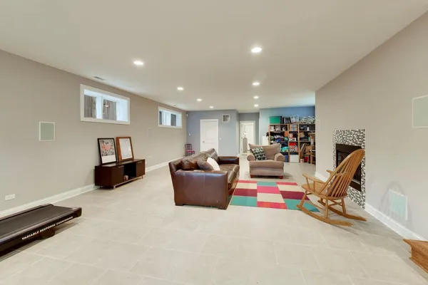 $909,000 | 5404 West Leland Avenue, Chicago, IL 60630