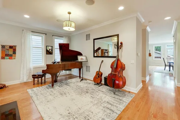 $909,000 | 5404 West Leland Avenue, Chicago, IL 60630