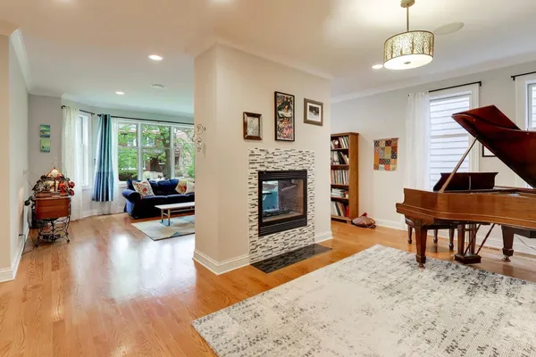 $909,000 | 5404 West Leland Avenue, Chicago, IL 60630