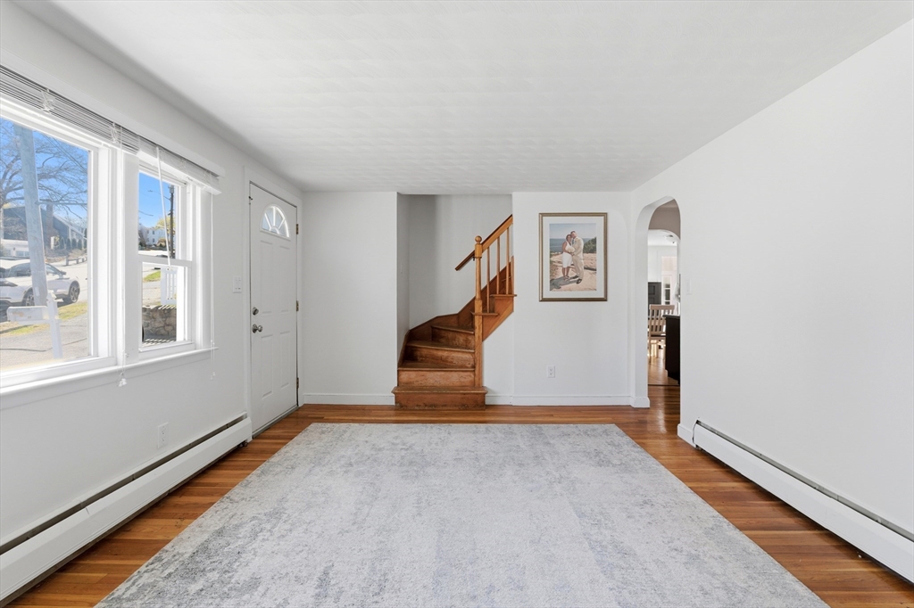 11 Cannon Rock Road Lynn, MA 01904 - Photo 6 of 29