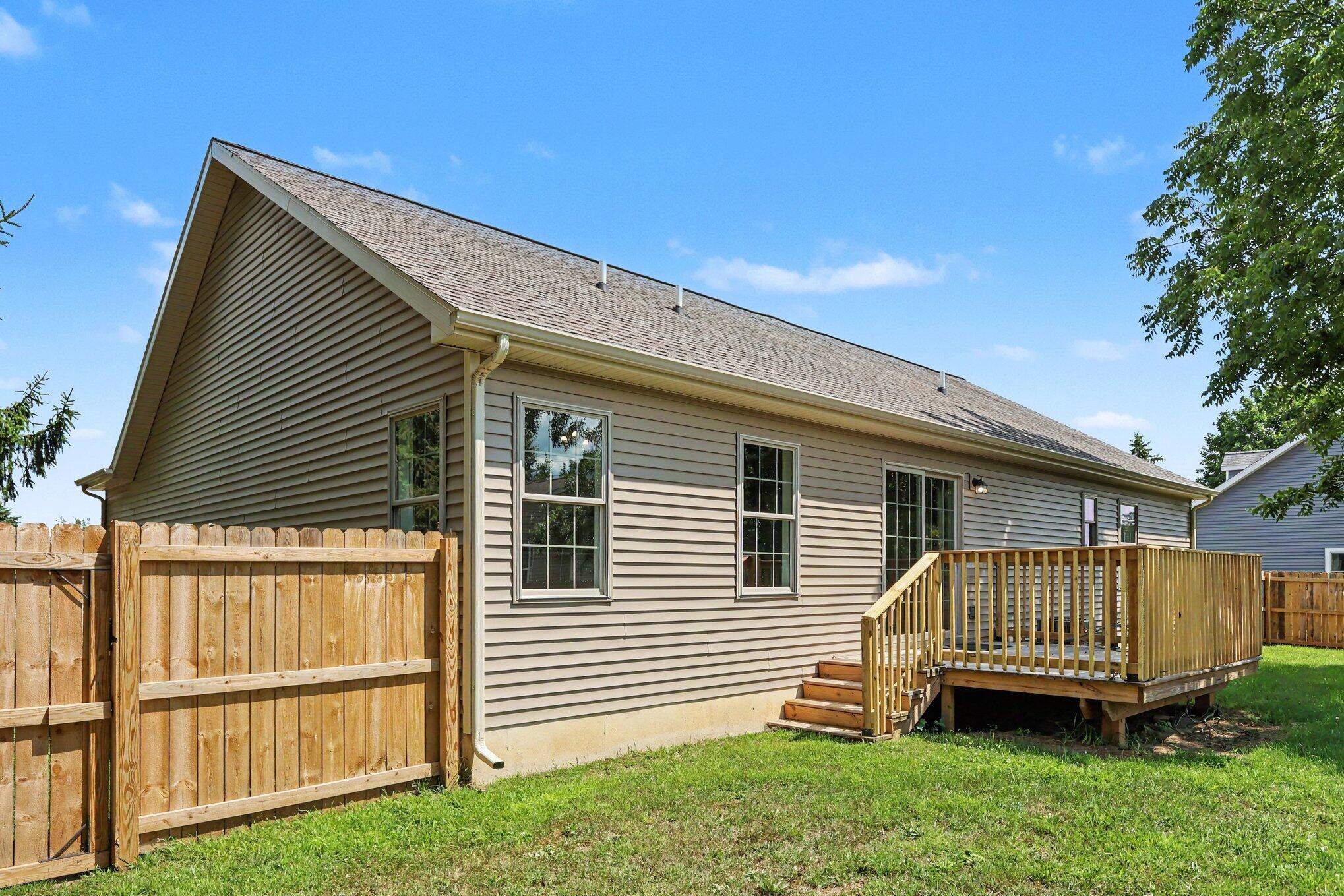 2010 Wolf Lake Road Jackson, MI 49201 - Photo 22 of 34 022_file_8417