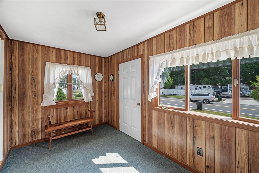 58 Sohier Road Beverly, MA 01915 - Photo 3 of 42 Gallery Image 3